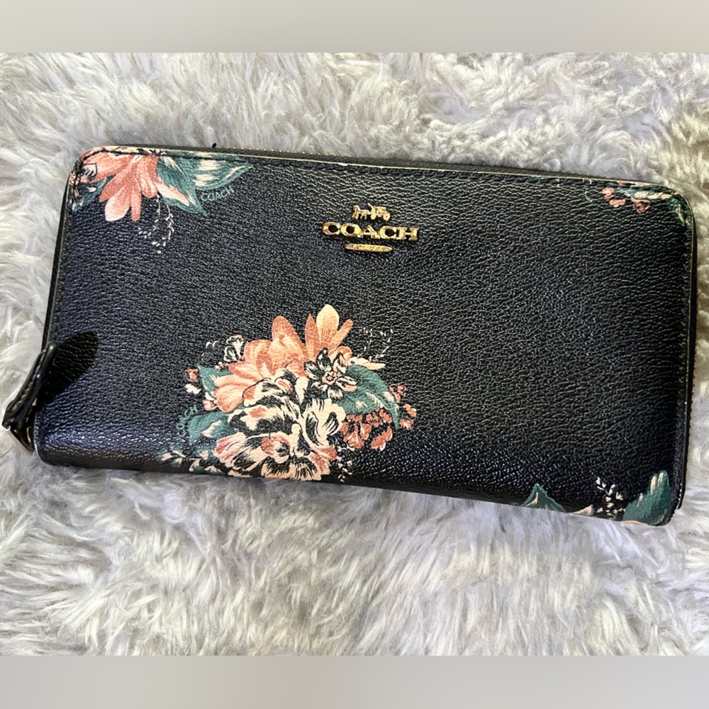 COACH AUTHENTIC zippy zip around black floral wallet peonies LIKE NEW